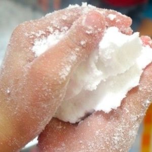 Gradimo snježni svijet